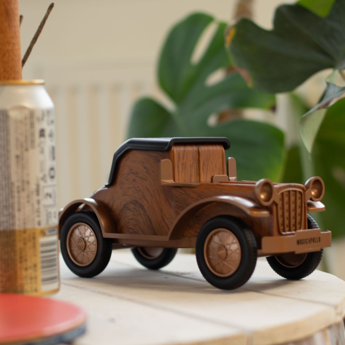 Classic Vintage Car Speaker and Phone Holder
